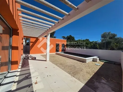 Moradia Isolada T3 com piscina - Azeitão