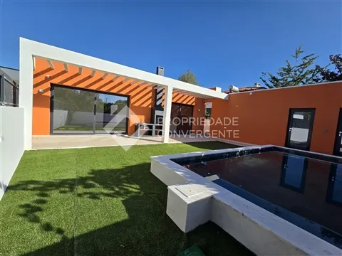 Moradia Isolada T3 com piscina - Azeitão