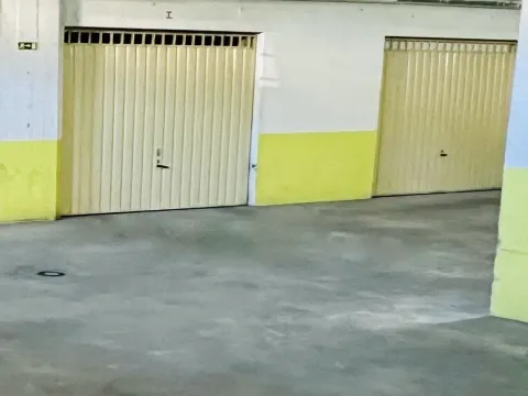 Garagem à venda no Montijo