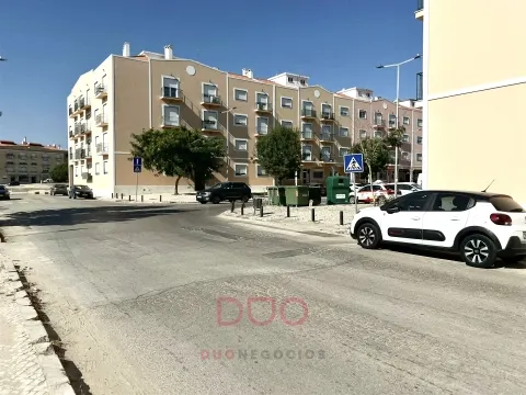 Terreno Construção de Prédio à Venda no Pinhal Novo