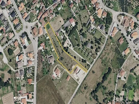 Lote de terreno urbanizável com potencialidade de construção  com 5370 m2 – Tonda