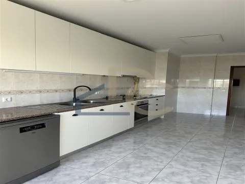 Apartamento T3 / Arrendamento / Gândara / Leiria
