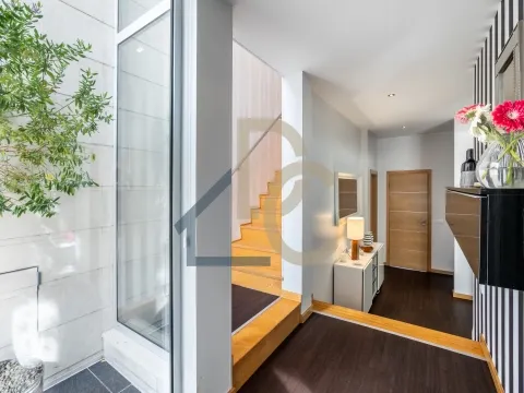 Moradia T4 / Condomínio / Piscina / Marrazes, Leiria