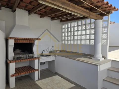 Moradia T3 com espaço exterior