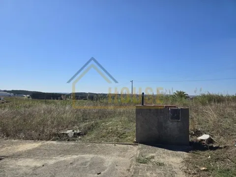 Lote terreno com 638m2 na Marteleira