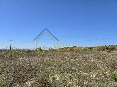 Lote terreno com 638m2 na Marteleira