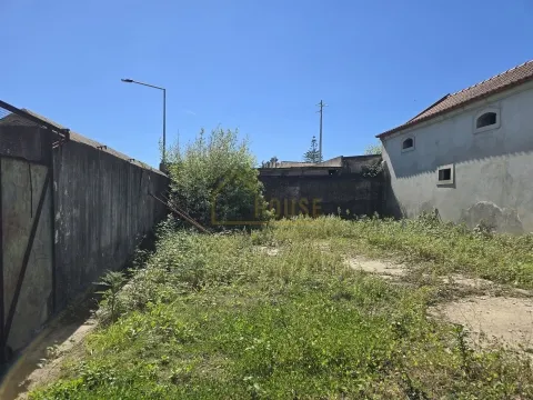 Imóvel para recuperar na Marteleira