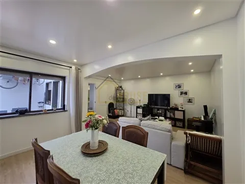 Moradia T2 com espaço exterior