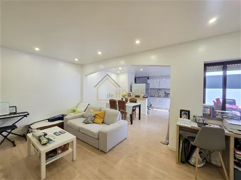 Moradia T2 com espaço exterior