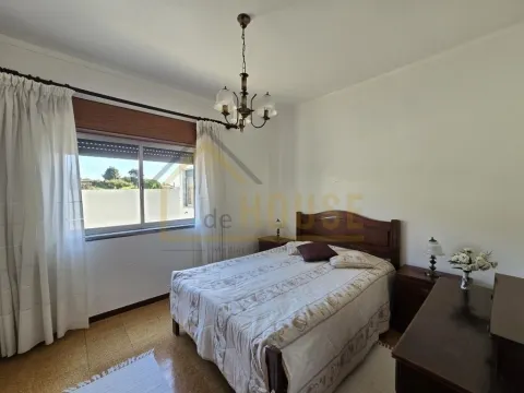 Moradia T3 com espaço exterior