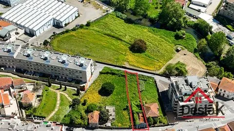 Terreno para venda com uma área de 583 m², situado na freguesia de Leça do Balio