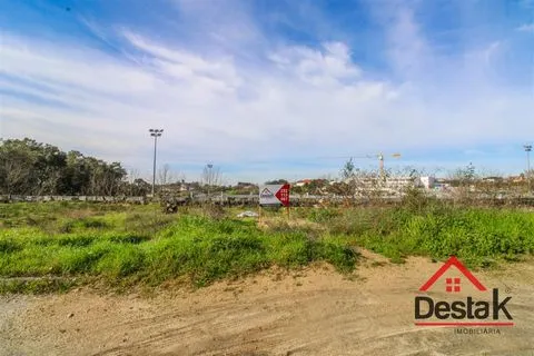 Terreno de construção com 630m², situado na Lajeosa do Daõ, Tondela.