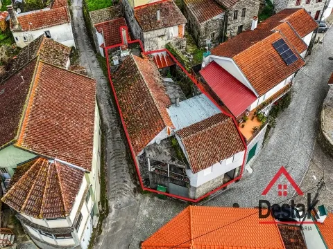 Imponente moradia em Pedra para venda, Fornelo, Oliveira De Frades