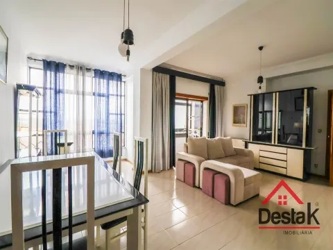 Apartamento T6 mobilado para arrendamento em Viseu