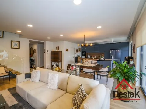 Apartamento T5 Duplex de Excelência na Avenida da Europa
