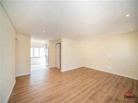 Apartamento T3 Totalmente Renovado em Mira Sintra
