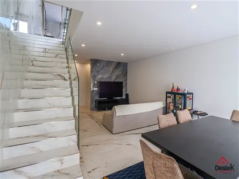 Apartamento T5 DUPLEX na Colina Verde