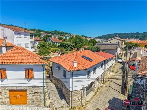 Moradia V2 no para venda em São Pedro do Sul