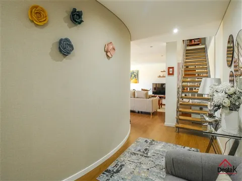 T3 Duplex Exclusivo no Centro de Viseu | Vista Deslumbrante para a Sé
