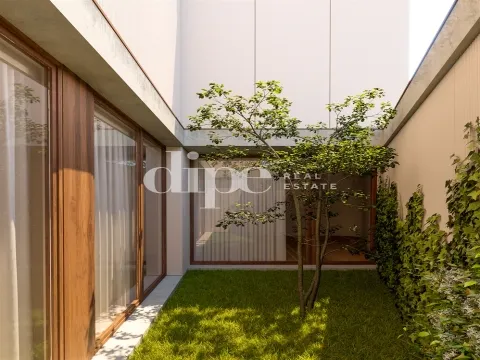 Apartamento T4 Duplex Recuado em fase final construção no centro da cidade do Porto