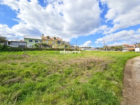 Terreno com 11.119m2 para construção, localizado no centro de Oliveira de Frades.
