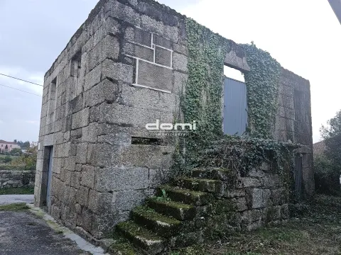 Moradia para restaurar em São Joaninho - Santa Comba Dão