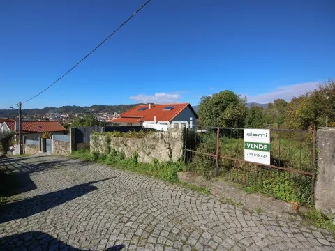 Terreno com viabilidade de construção em São Pedro do Sul
