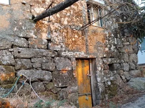 &#127969; Moradia T2 no Picão – Montemuro, Castro Daire