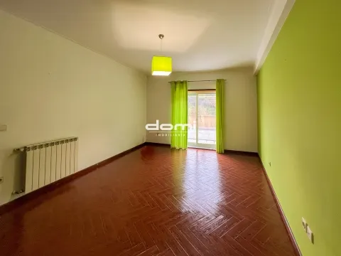 Apartamento T3 com Terraço localizado no centro da Cidade de São Pedro do Sul