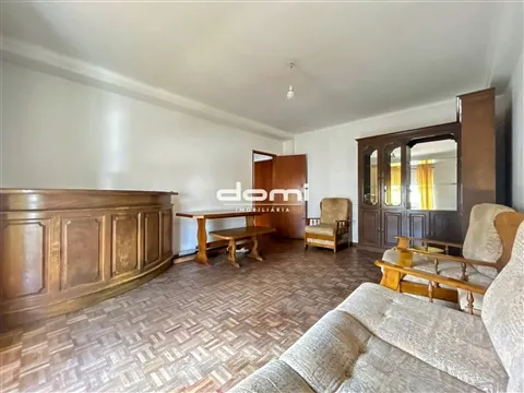 🏡 Apartamento T3 no Centro de São Pedro do Sul