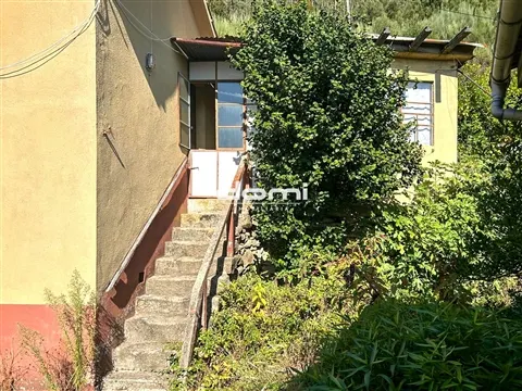 Moradia V4, localizada em Valadares a poucos minutos do centro da Vila de Oliveira de Frades