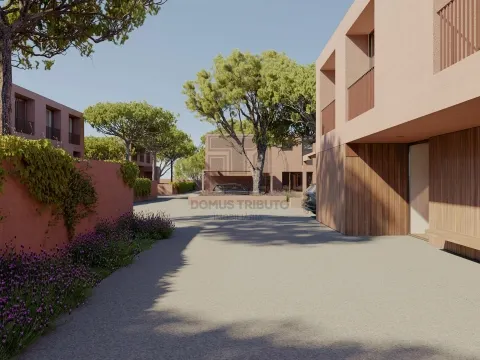 Moradia T4 em condomínio fechado com piscina – Praia da Madalena