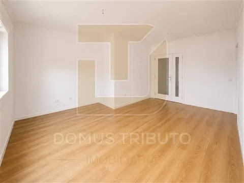 Apartamento T2 Totalmente Remodelado | Rio Tinto