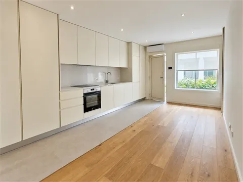 APARTAMENTO T1 NOVO COM TERRAÇO PRIVADO | A 300 METROS DA PRAIA | JUNTO AO METRO
