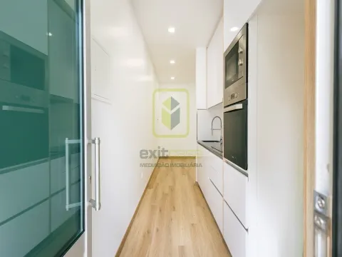 Apartamento T1 junto à praia