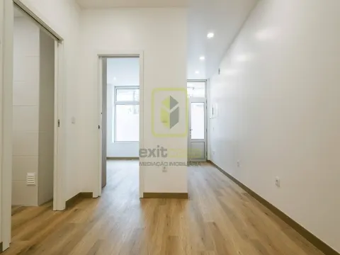 Apartamento T1 junto à praia