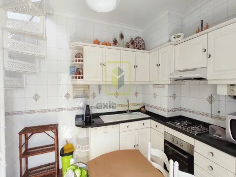 Apartamento T0+2 Duplex para Arrendamento