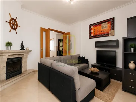 Moradia Geminada T3 com piscina, praia da Tamargueira
