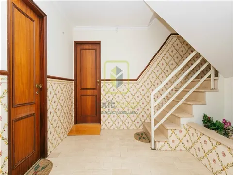 Moradia Geminada T4