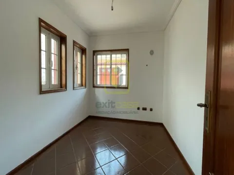 Moradia T6 + T0 em Cacia