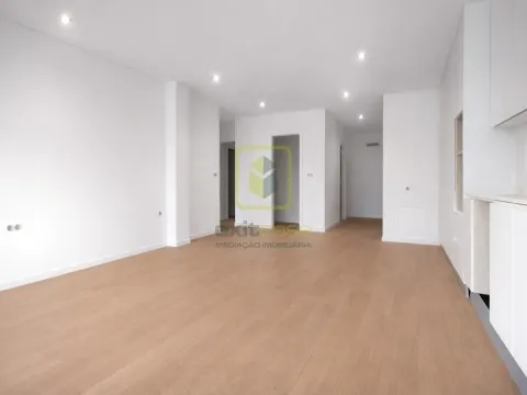 Apartamento T2 com Terraço em Aveiro