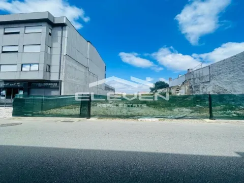 Terreno - Oliveira do Douro