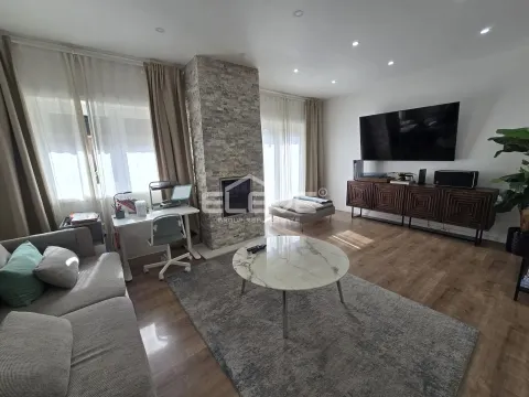 Moradia T4 totalmente renovada em Oliveira do Douro 