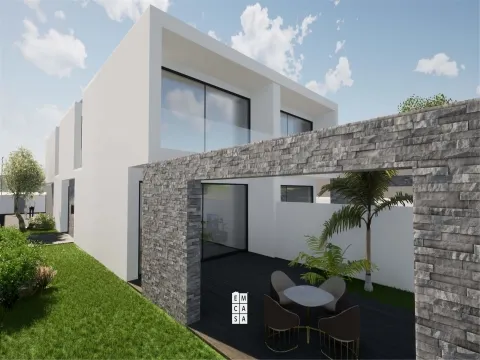 Moradia Geminada T3+1