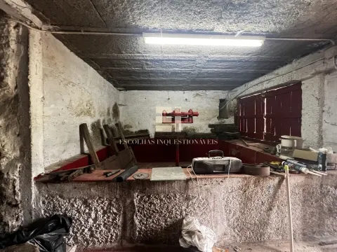 Moradia para restaurar com vista Rio Douro