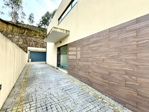 Maison jumelée 4 Chambre(s)