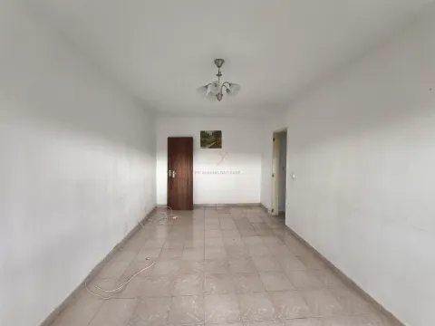 Appartement de 3 chambres à fort potentiel d’amélioration à Cidade Nova, Santo António dos Cavaleiros