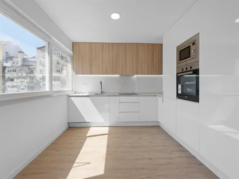 Brand New Refurbished 2 Bedroom Apartment with Balcony, near Alto dos Moinhos Metro