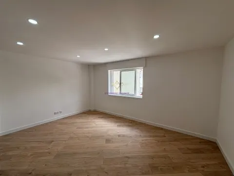 T2+1 in Total Refurbishment with River View