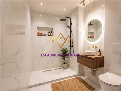 Live More Comfortably | 3 Bedroom Apartment with Parking and Balconies in Vialonga